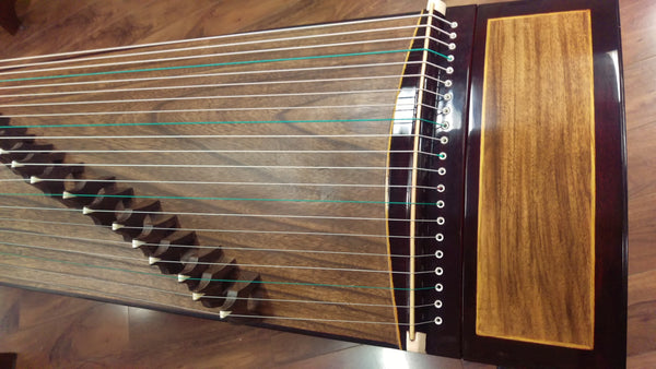 Dongyun Collection Guzheng "Colorful Clouds at the Moon Palace"