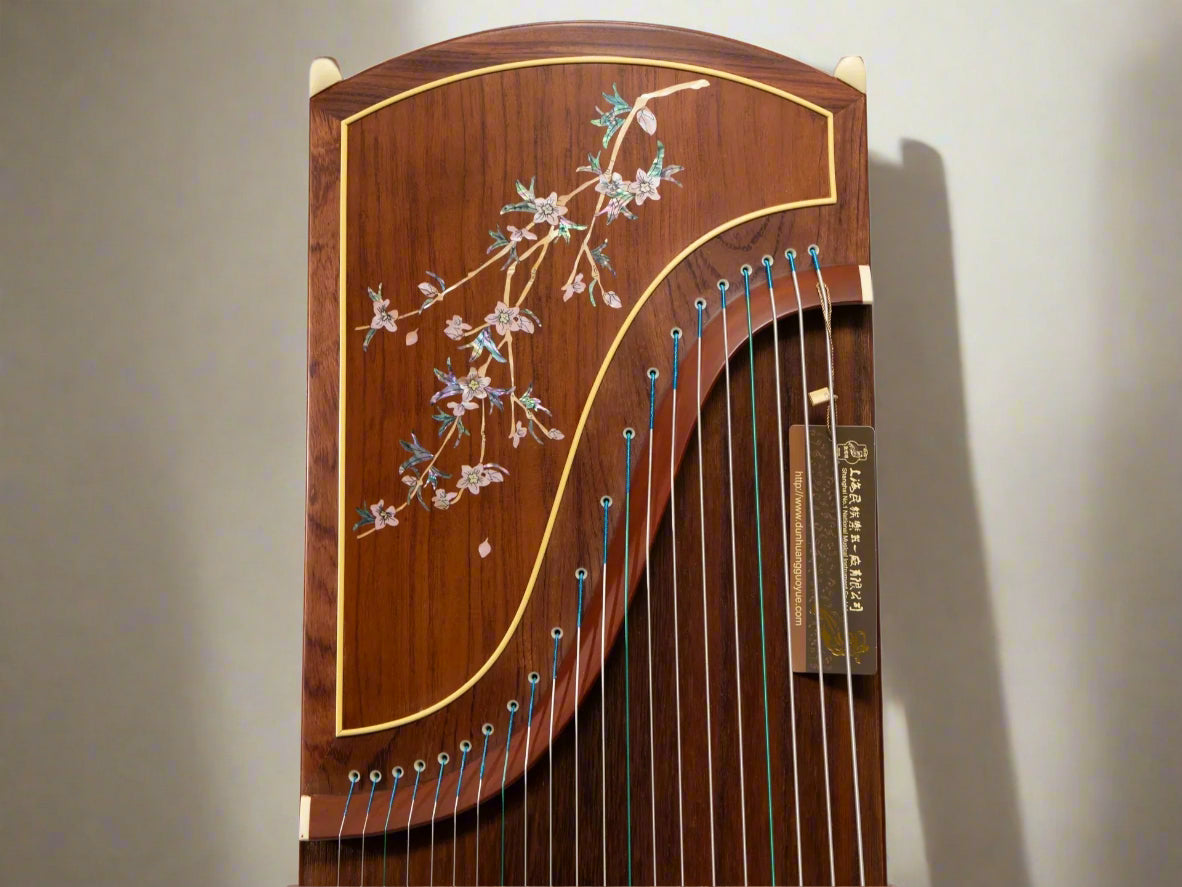 Klubda yoshlar porno video Men Natashaning yuziga keldim