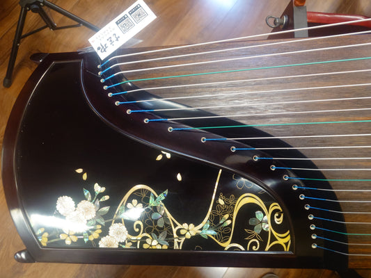 Xuanzhong Madagascar Rosewood Guzheng "Beautiful Flower and Full Moon"