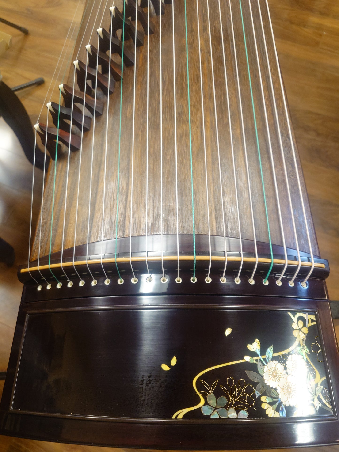 Xuanzhong Madagascar Rosewood Guzheng "Beautiful Flower and Full Moon"