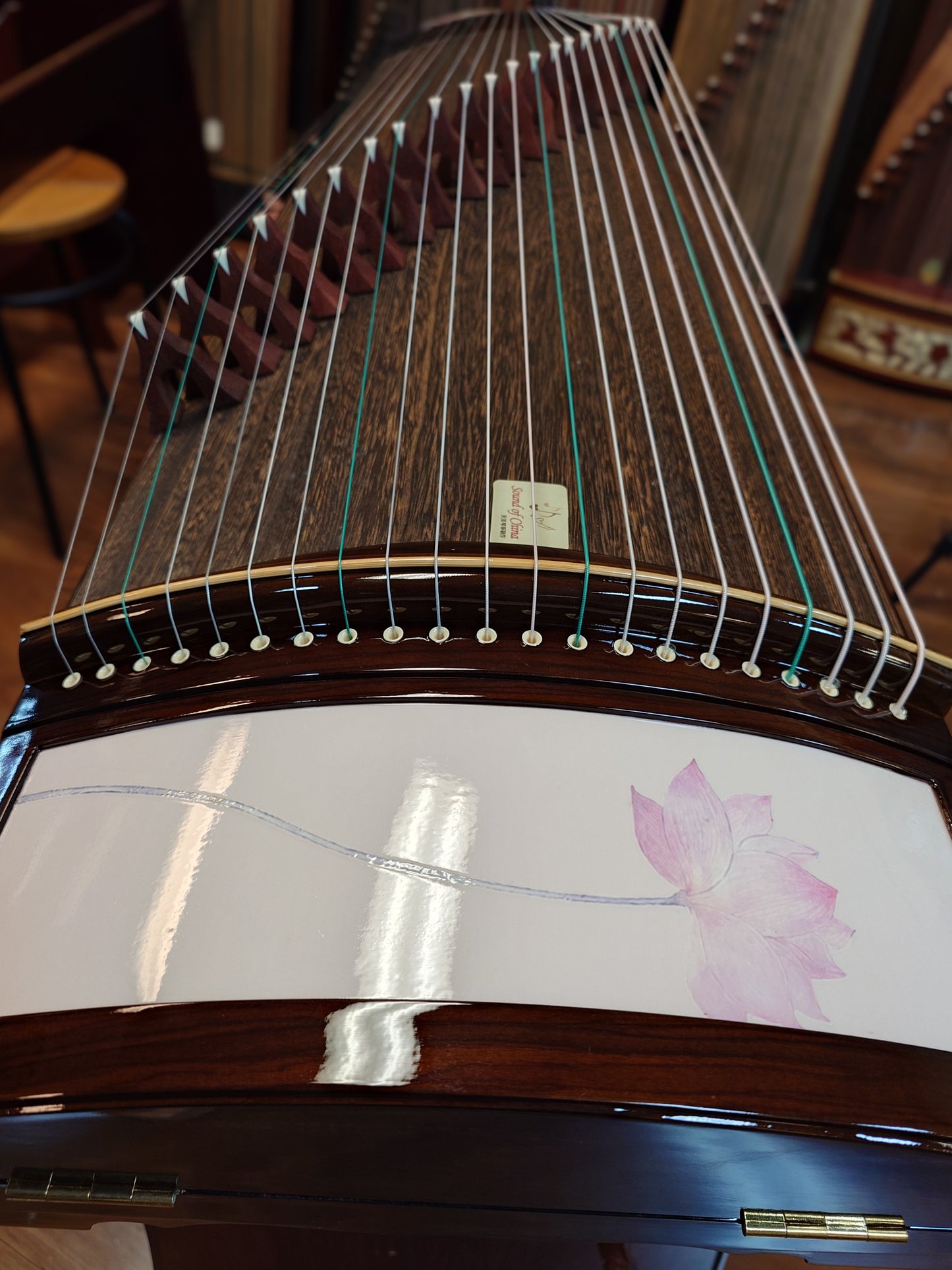 Sound of China Padauk Guzheng "Lotus & Dragonfly" 唐韵牌花梨木古筝"蜻蜓戏荷"