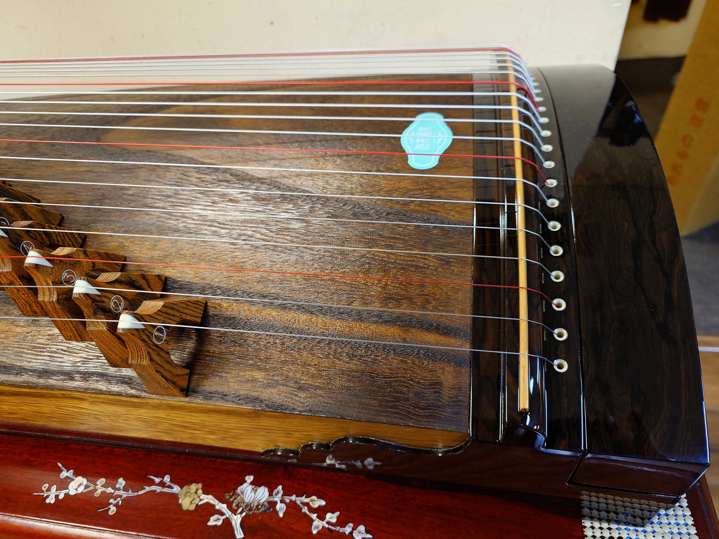 Haitang Guzheng 43" Travel-size Carved-out Guzheng "Mountain Perch" 海棠国乐整挖110cm古筝"栖峦"