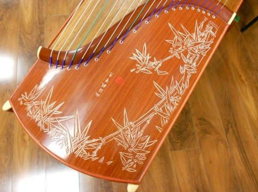 Dunhuang Rosewood Guzheng 689E "High Mountain Flowing Water"